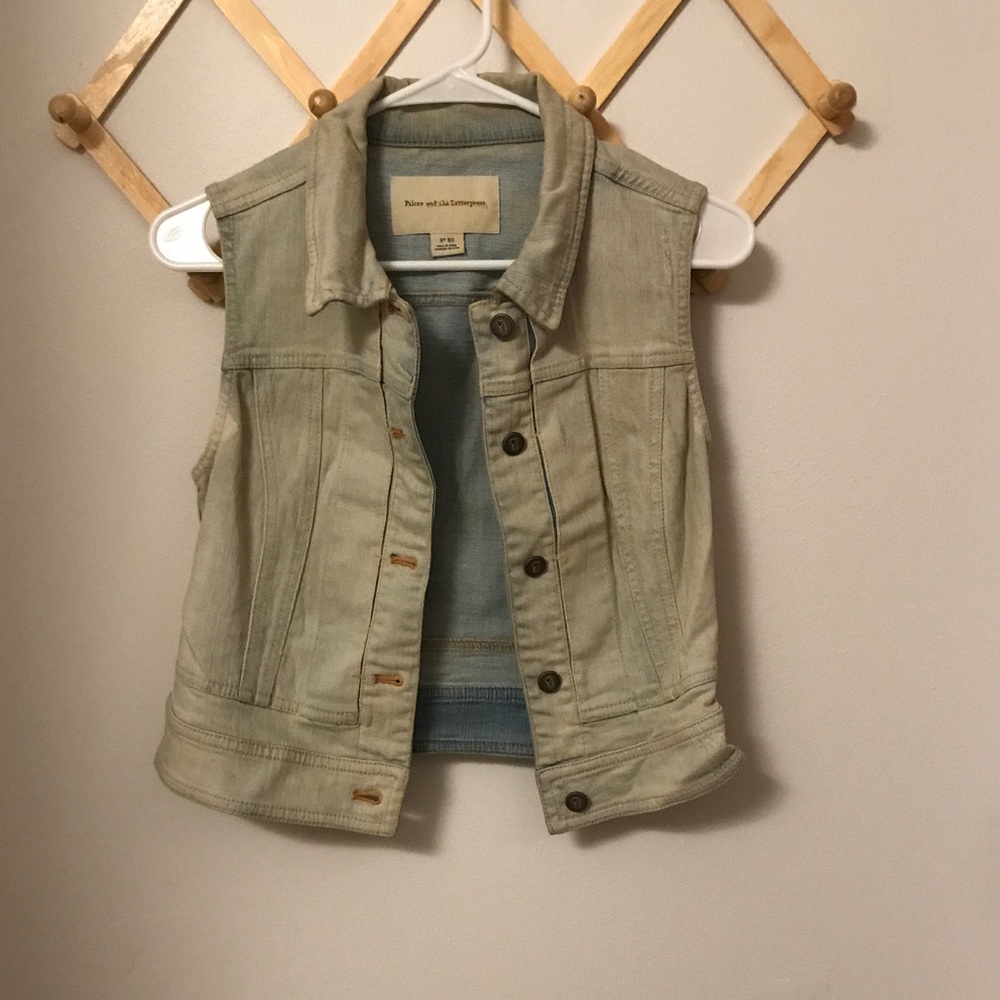 Anthropologie pilcro faded denim vest